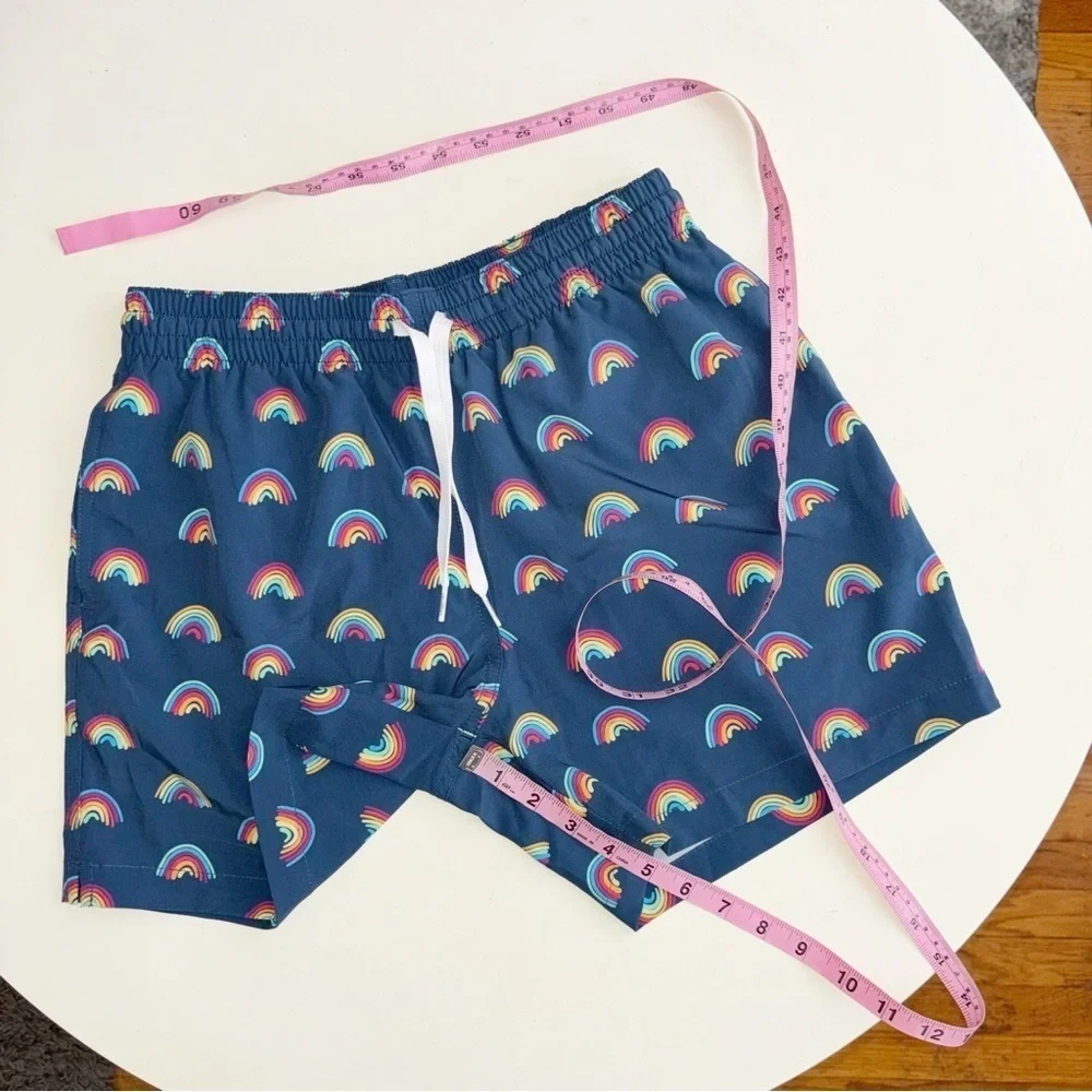 Chubbies Men’s 5.5” The Rainbow Roads Swim Trunk Size Small Blue NWOT